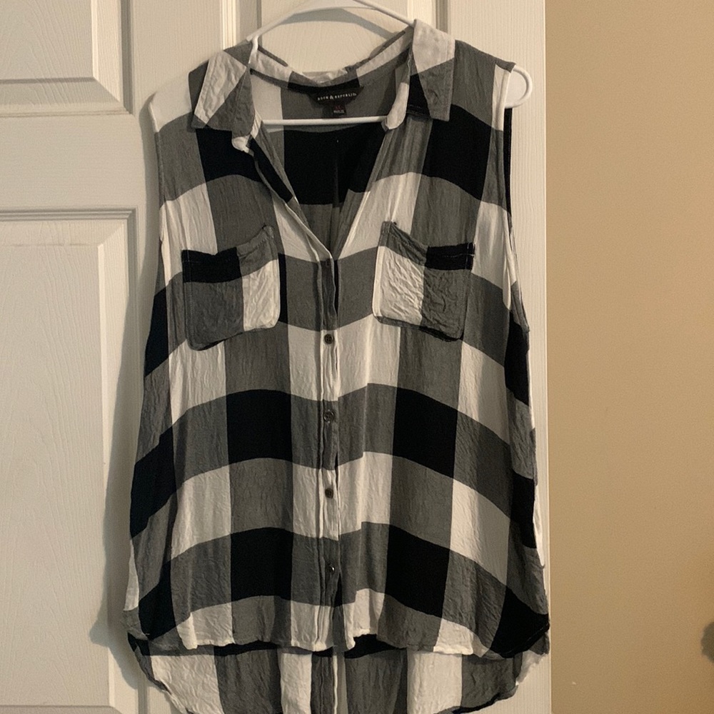 Button down sleeveless top